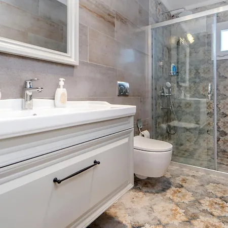 W Pool Garden Patio 1 Min To In Bodrum